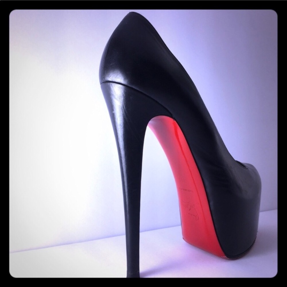 Christian Louboutin Daffodile pumps 8.5 authentic!